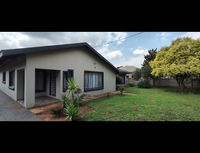 4 BEDROOM HOUSE TO LET IN THREE RIVERS